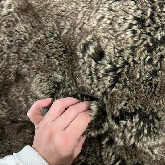 NWT London & Cole Pom Pom bunting faux fur suit - Picture 8 of 9